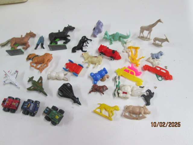 VARIOUS PLASTIC TOYS