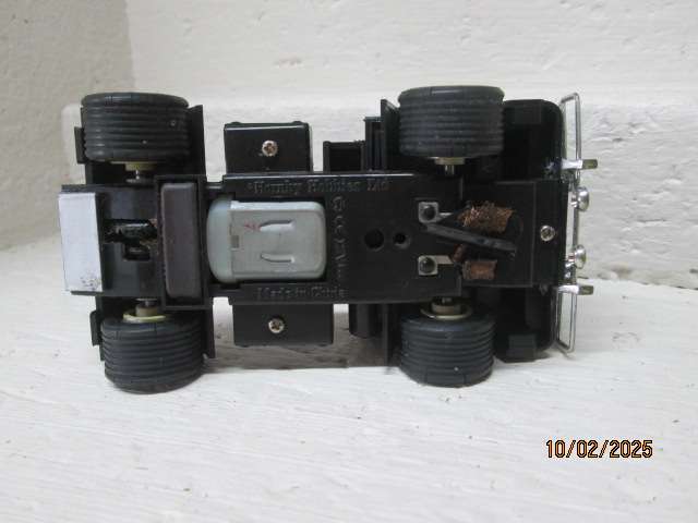 SLOT CAR - 1:32 SCALE - HORNBY - SILKOLENE TRUCK