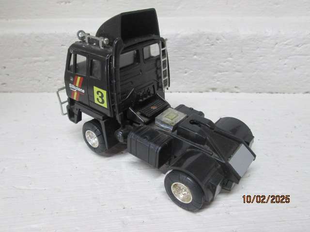 SLOT CAR - 1:32 SCALE - HORNBY - SILKOLENE TRUCK