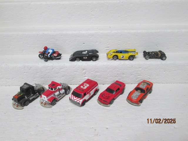 HO / OO SCALE - SLOT CARS - X9