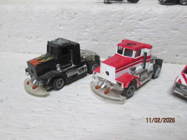 HO / OO SCALE - SLOT CARS - X9