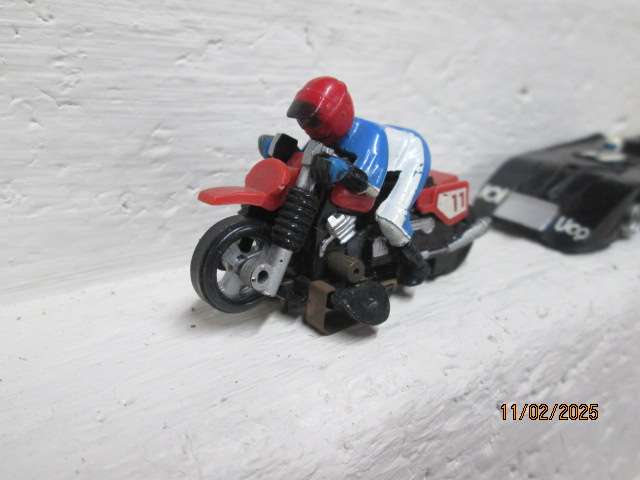 HO / OO SCALE - SLOT CARS - X9