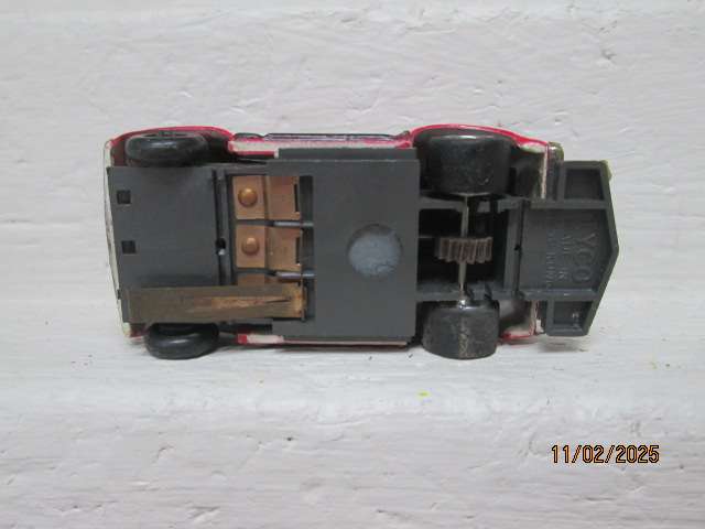 HO / OO SCALE - SLOT CARS - X9