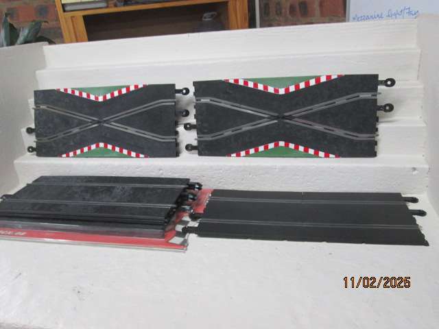 SLOT CARS - 1:32 SCALE - SCX TRACK - X8 PIECES