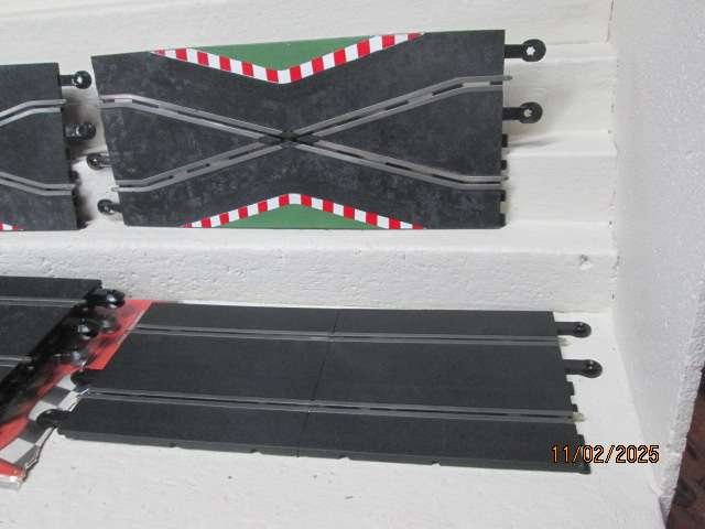SLOT CARS - 1:32 SCALE - SCX TRACK - X8 PIECES