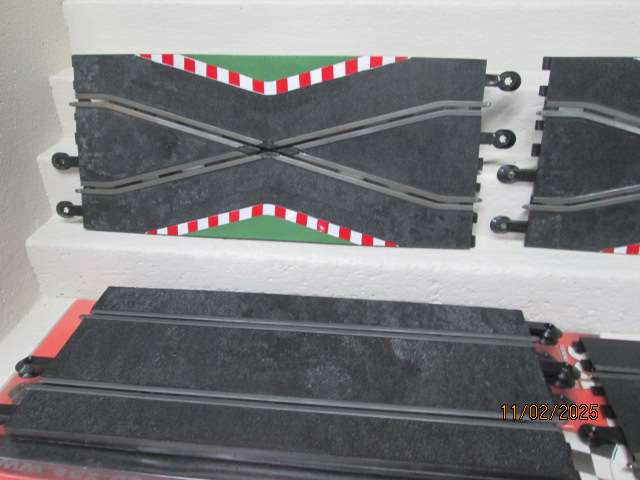 SLOT CARS - 1:32 SCALE - SCX TRACK - X8 PIECES