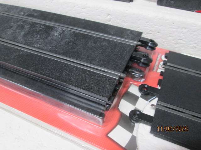SLOT CARS - 1:32 SCALE - SCX TRACK - X8 PIECES