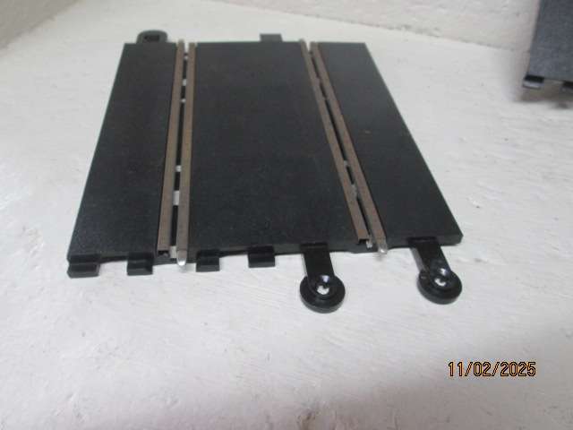 SLOT CARS - 1:32 SCALE - SHORT CONVERSTION STRAIGHTS - FROM SCX TO HORNBY TRACK