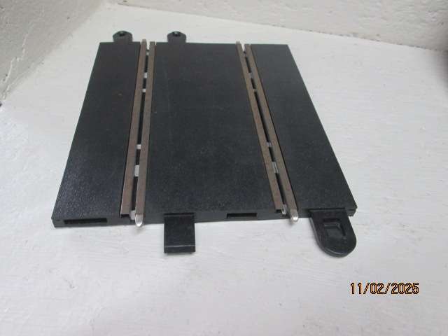 SLOT CARS - 1:32 SCALE - SHORT CONVERSTION STRAIGHTS - FROM SCX TO HORNBY TRACK