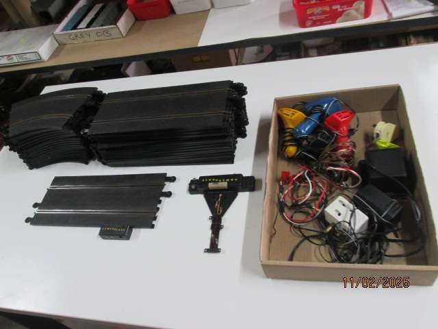 SLOT CARS - 1:32 SCALE - HORNBY / SCX TRACK & EQUIPMENT - LARGE AMOUNT