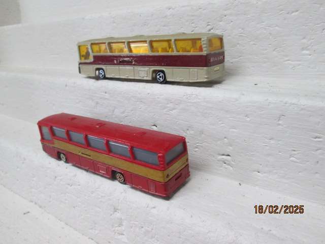 HO SCALE - MAJORETTE - BUSES - X2