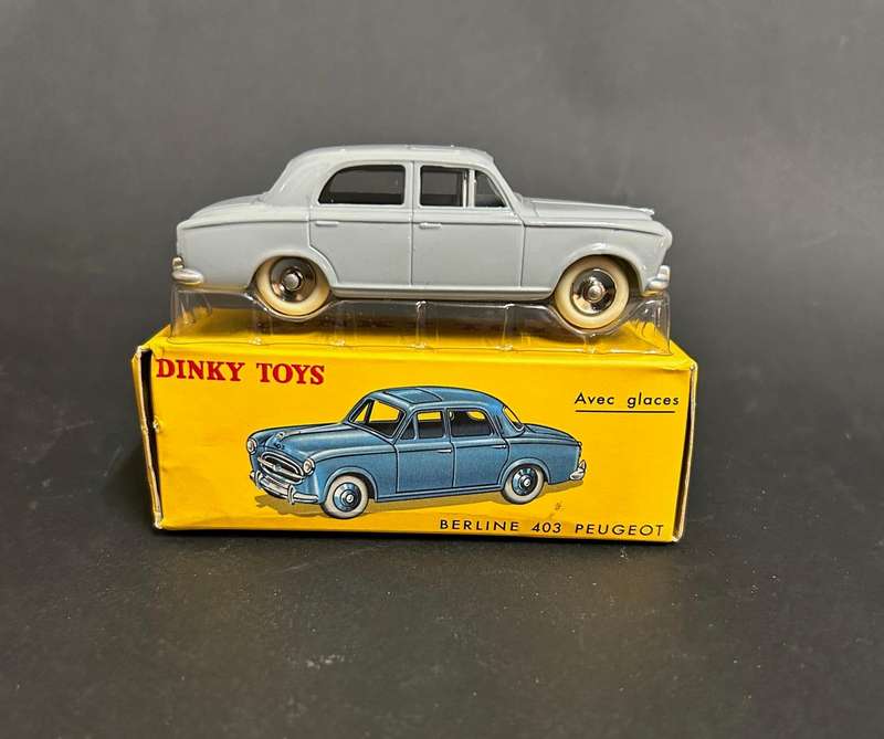 Dinky Berline 403 Peugot