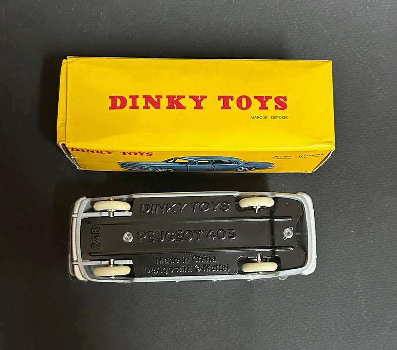 Dinky Berline 403 Peugot