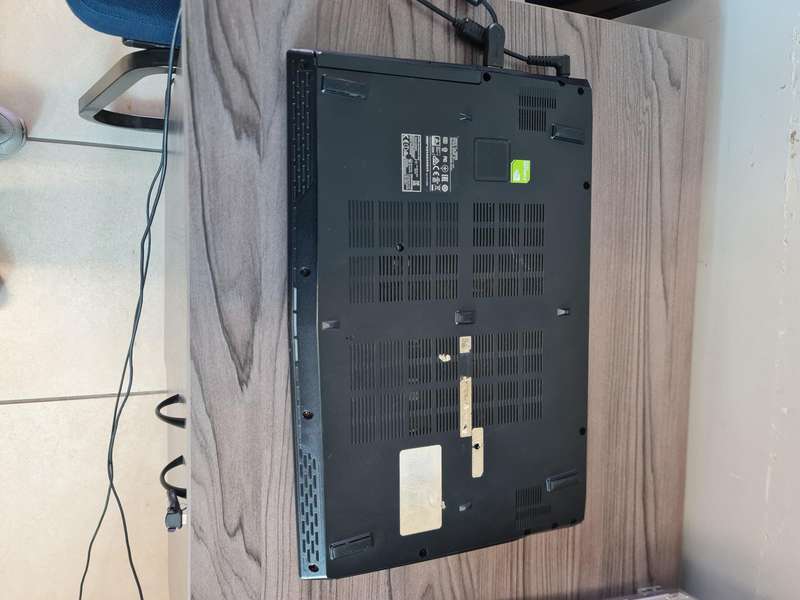 MSI CX627QL LAPTOP - CORE i7 7TH GEN - 4GB - 500GB - 15.6 INCH-NVIDIA 940 2GB GRAPHICS - PLEASE READ
