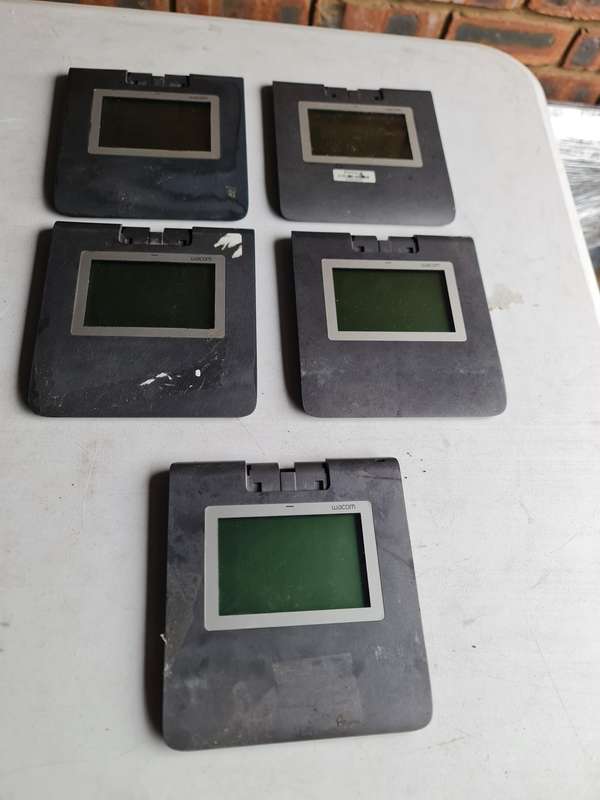 BULK LOT - 5 IN TOTAL - WACOM STU-430 SIGNATURE PADS, 4.5 INCH MONOCHROME REFLECTIVE LCD, - NO PENS