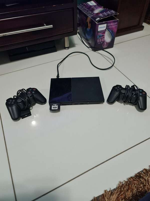 SONY PLAYSTATION 2 - INCLUDES 2 CONTROLLERS - 16GB MEMORY CARD - PLEASE READ