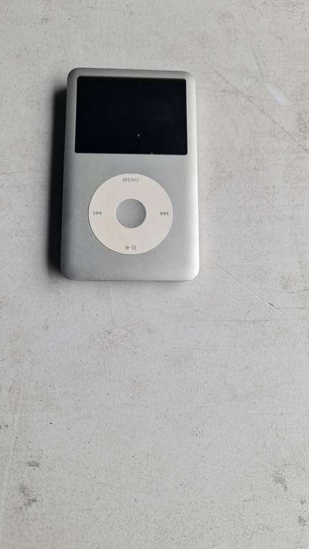APPLE iPOD 7TH GEN - LATE 2008 - 160GB