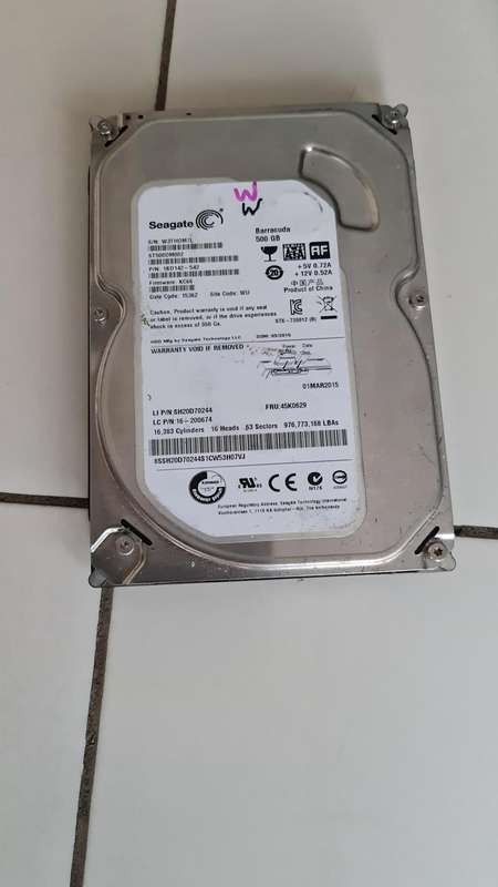 HARD DRIVES - 500GBB - 3.5 INCH - 100% HEALTH - BID IS PER DRIVE - SEAGATE AND TOSHIBA