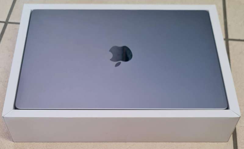 MACBOOK PRO 14 - 2023 MODEL - A2779 - M2 PRO CHIP - 16GB - 512GB - BATTERY CYCLE COUNT 24 - WITH BOX