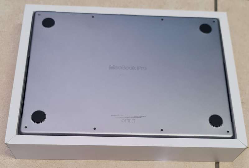 MACBOOK PRO 14 - 2023 MODEL - A2779 - M2 PRO CHIP - 16GB - 512GB - BATTERY CYCLE COUNT 24 - WITH BOX