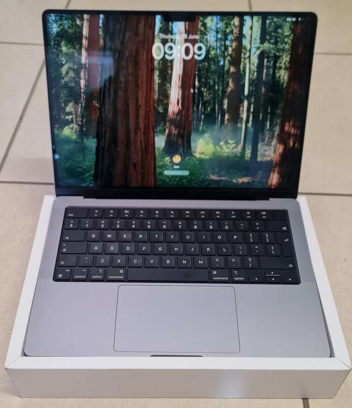 MACBOOK PRO 14 - 2023 MODEL - A2779 - M2 PRO CHIP - 16GB - 512GB - BATTERY CYCLE COUNT 24 - WITH BOX
