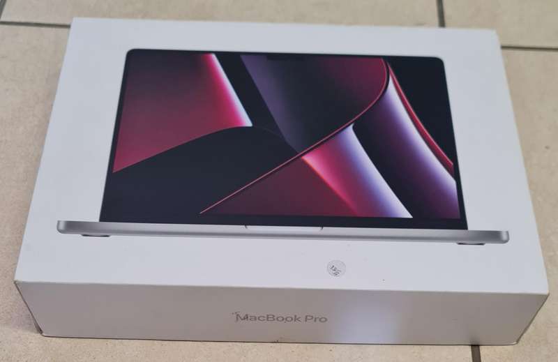 MACBOOK PRO 14 - 2023 MODEL - A2779 - M2 PRO CHIP - 16GB - 512GB - BATTERY CYCLE COUNT 24 - WITH BOX
