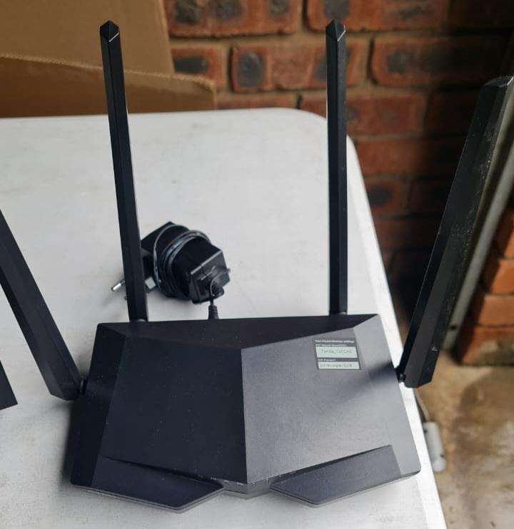 2 x TENDA AC1200 SMART DUAL-BAND WIFI ROUTER - FULL WORKING CONDITION - ONE BID FOR BOTH ROUTERS