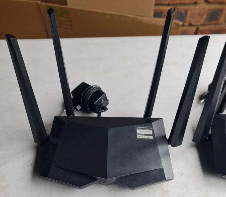 2 x TENDA AC1200 SMART DUAL-BAND WIFI ROUTER - FULL WORKING CONDITION - ONE BID FOR BOTH ROUTERS
