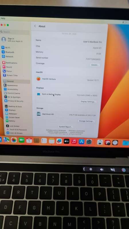 MACBOOK PRO M1 - TOUCHBAR - 2020 MODEL -  M1 CHIP - 8GB - 256GB - CYCLE COUNT 404 - 13 INCH SCREEN