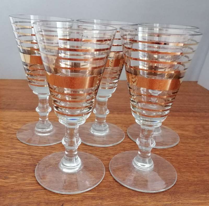 Gold Rings Design VGC Sherry, Vodka Glasses