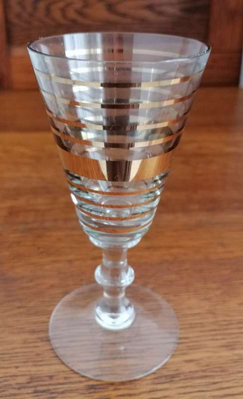 Gold Rings Design VGC Sherry, Vodka Glasses
