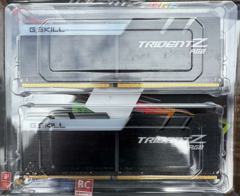 G.Skill F4-3600C16D-32GTZRC Trident Z RGB 32GB (2x16GB) DDR4-3600MHz CL16 1.35V Black Desktop Memory