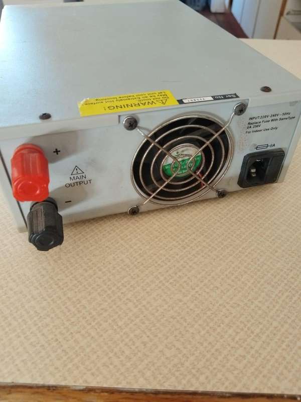 Power supply / Battery charger - Benchtop 0 - 30V and 0 - 30A