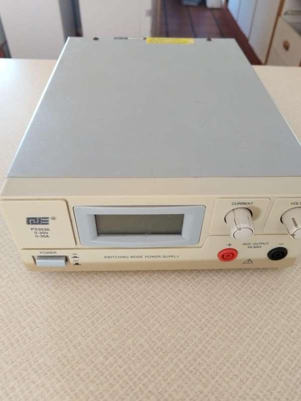 Power supply / Battery charger - Benchtop 0 - 30V and 0 - 30A