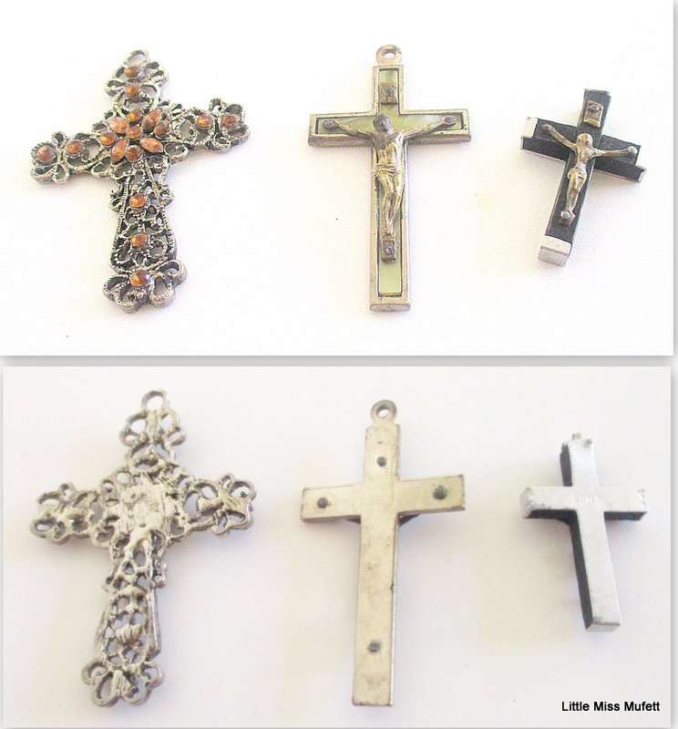 A SCOTTISH KILT PIN BROOCH AND A LOT OF GOOD COSTUME JEWELLERY--NOT JUNK.