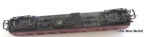 2 Triang/Hornby train couches and a few tracks