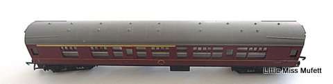 2 Triang/Hornby train couches and a few tracks