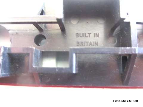 2 Triang/Hornby train couches and a few tracks