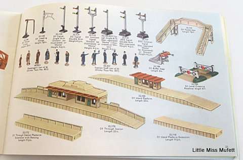 A 1957 32 Page booklet on Meccano, Hornby and Dinky toys plus 2 Pamhplets---Buy now