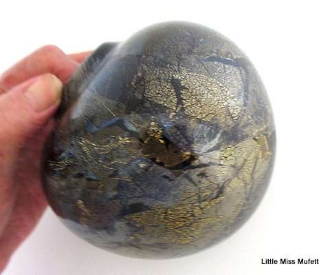 An Isle of Wight Azurene studio glass bowl---Perfect