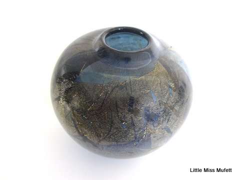 An Isle of Wight Azurene studio glass bowl---Perfect