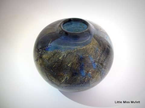 An Isle of Wight Azurene studio glass bowl---Perfect
