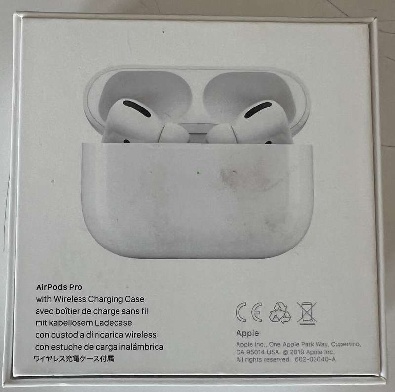 AirPods Pro (1st generation) with Wireless Charging Case - (Original Apple product)