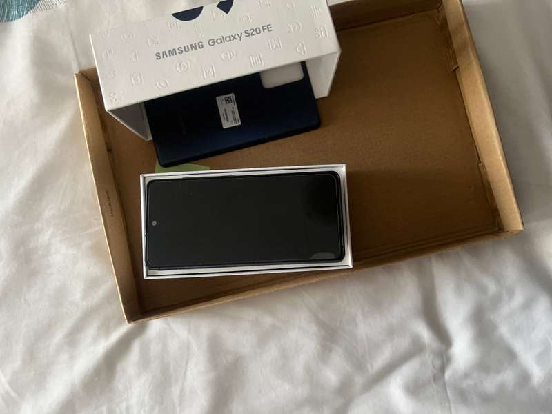 Samsung Galaxy S20 FE 5G (Cloud Navy, 8GB RAM, 128GB Storage) (Please please read)