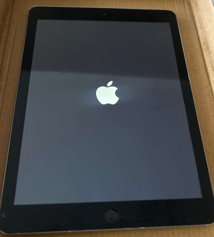 128GB Apple iPad 5th Gen