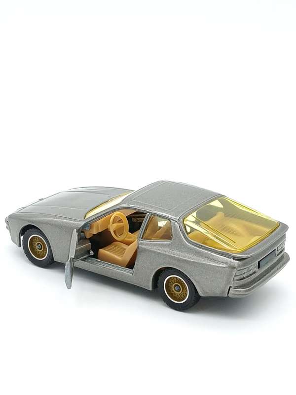Solido Porsche 944 1/43