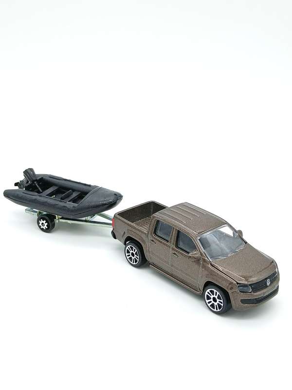 Majorette Volkswagen VW Amarok with boat and trailer