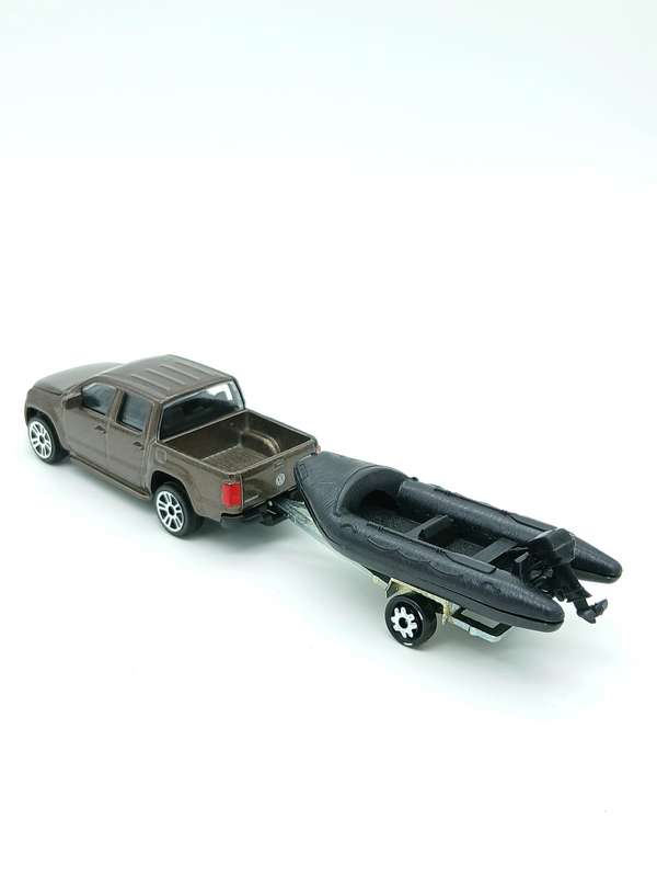 Majorette Volkswagen VW Amarok with boat and trailer