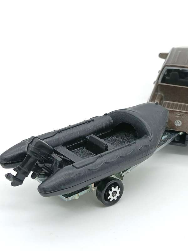Majorette Volkswagen VW Amarok with boat and trailer