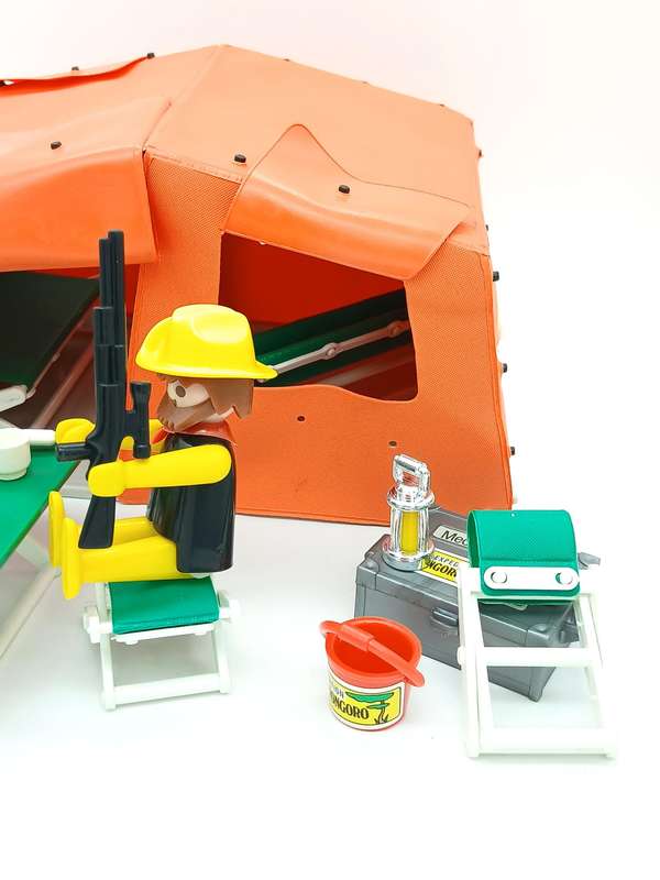 Vintage Playmobil Safari Explorers and Tent - No.3413 (1980)